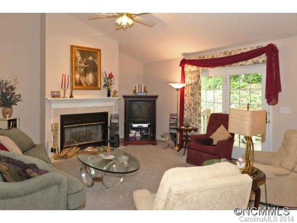 327 Junaluska Oaks - Photo 2