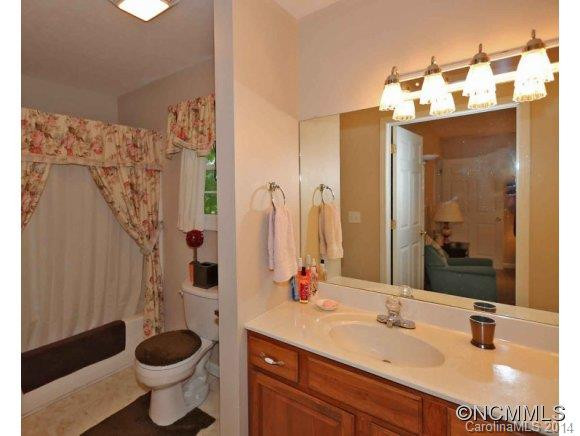 327 Junaluska Oaks - Photo 11