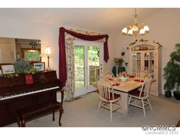 327 Junaluska Oaks - Photo 3