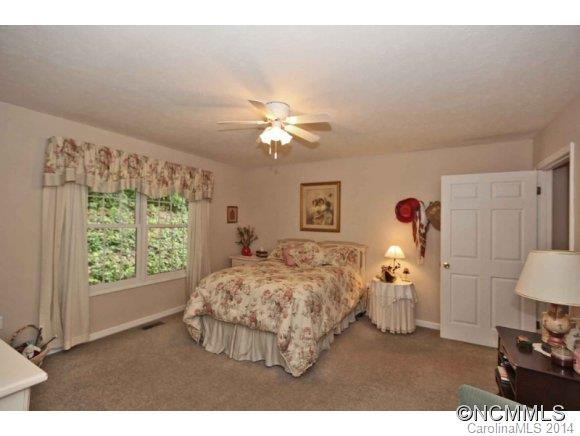 327 Junaluska Oaks - Photo 9