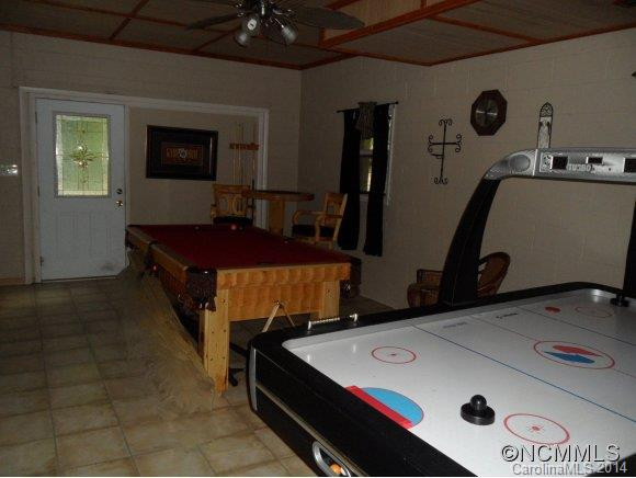 1585 Fox Run Road - Photo 16