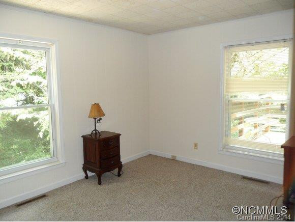 1585 Fox Run Road - Photo 10