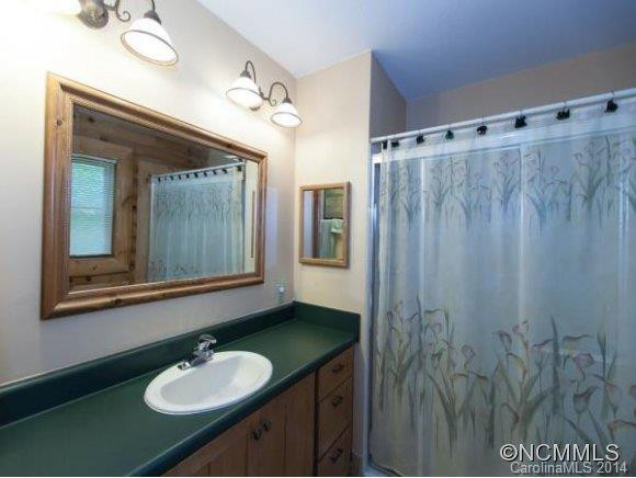384 LAKEWOOD DRIVE - Photo 11