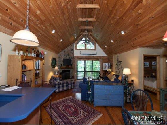 384 LAKEWOOD DRIVE - Photo 3