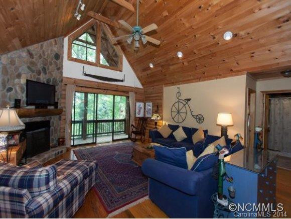 384 LAKEWOOD DRIVE - Photo 4