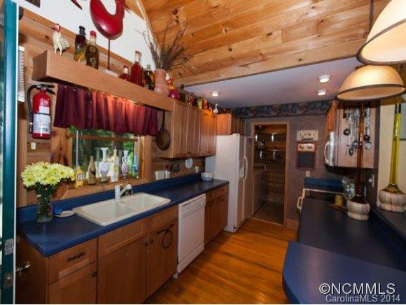 384 LAKEWOOD DRIVE - Photo 5