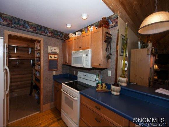 384 LAKEWOOD DRIVE - Photo 6