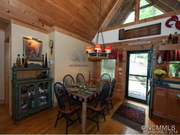 384 LAKEWOOD DRIVE - Photo 7