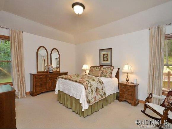 1035 WINDSOR DRIVE - Photo 5