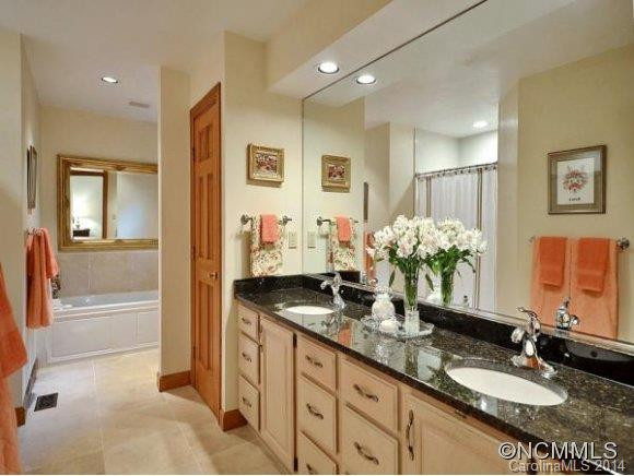 1035 WINDSOR DRIVE - Photo 6
