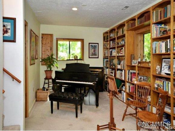 194 BEAR CREEK DR - Photo 18