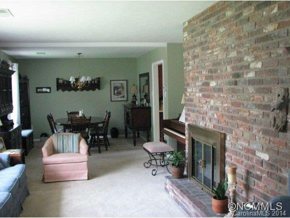 111 Dogwood Drive - Photo 2