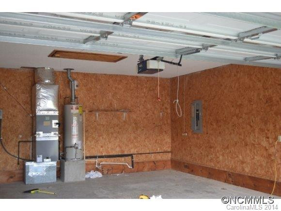 225 Hampton Court - Photo 16