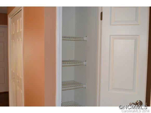 225 Hampton Court - Photo 6