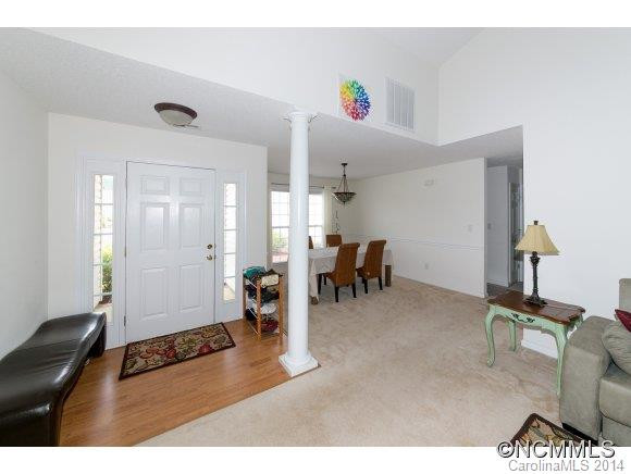 77 Misty Valley Road - Photo 4