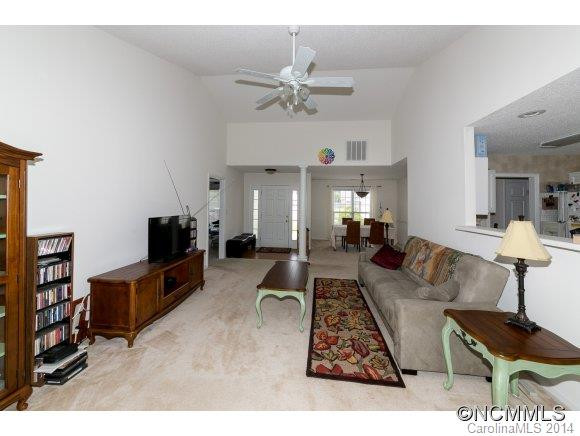 77 Misty Valley Road - Photo 5