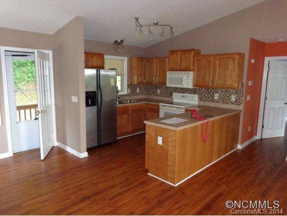 208 Tuckaway Road - Photo 2