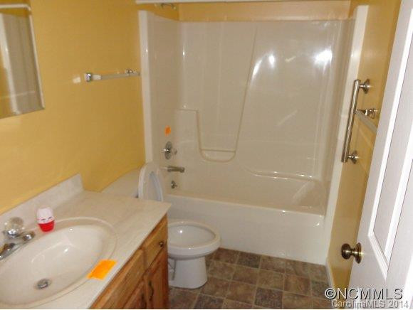 208 Tuckaway Road - Photo 8