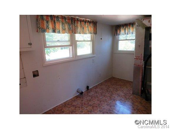 203 Spartan Heights - Photo 9