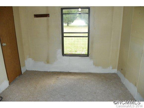 1339 Pisgah Hwy - Photo 6
