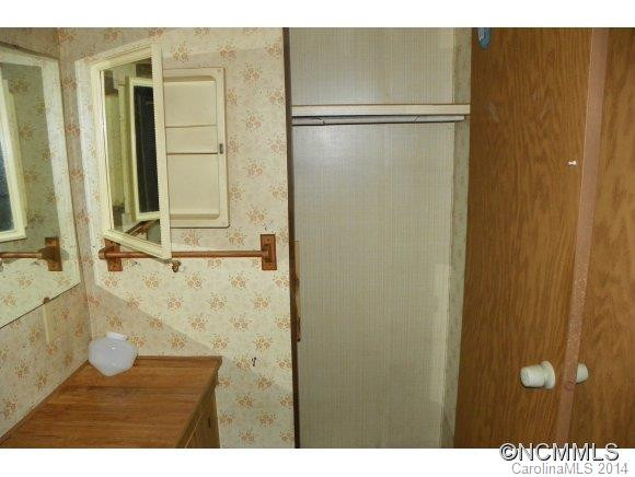 1339 Pisgah Hwy - Photo 9