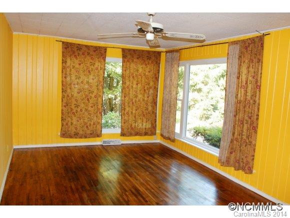 913 Ashley Lane - Photo 3