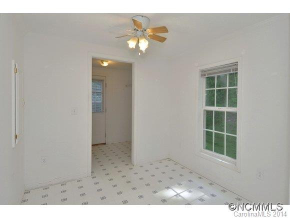 210 STRATFORD DRIVE - Photo 12