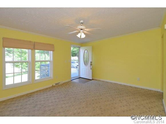 210 STRATFORD DRIVE - Photo 3