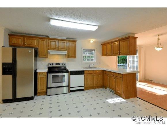 210 STRATFORD DRIVE - Photo 6