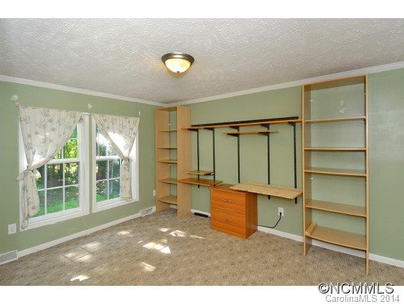 210 STRATFORD DRIVE - Photo 10