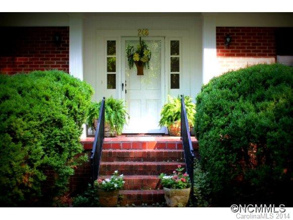 248 Edwards Street - Photo 2