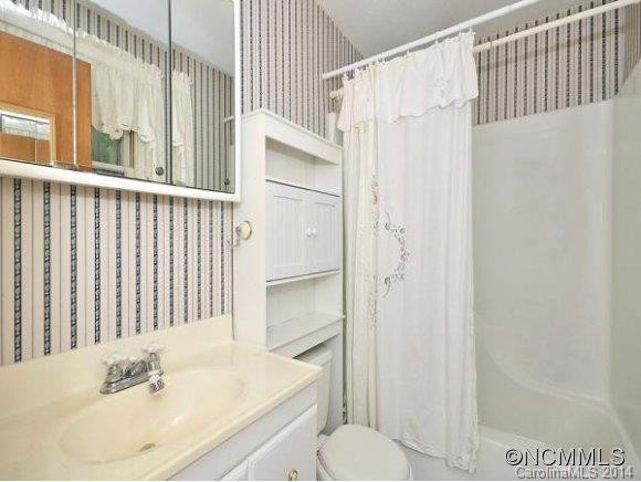 211 FALLEN TIMBER RD - Photo 8