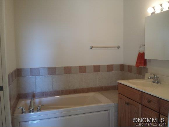762 Burrell Mountain Road - Photo 18
