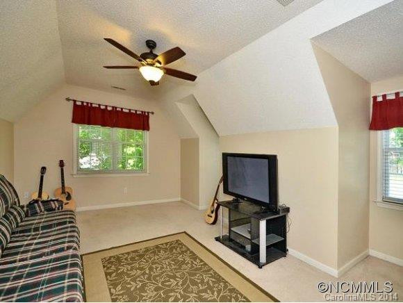 702 TULIP TREE COURT - Photo 18