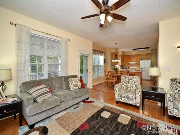 702 TULIP TREE COURT - Photo 9