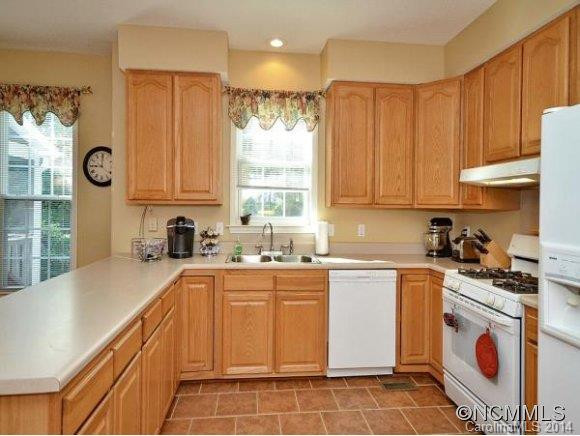 702 TULIP TREE COURT - Photo 10