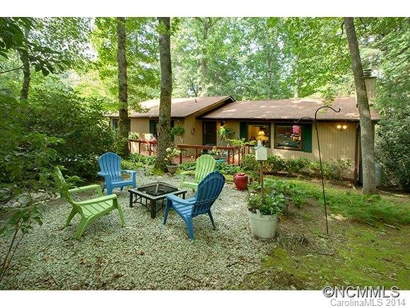 531 Three Mile Knob Rd