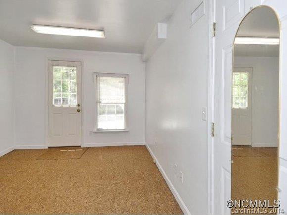 207 LYNDON LANE - Photo 9