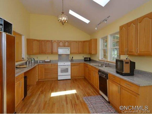 20 LOWNDES LANE - Photo 8