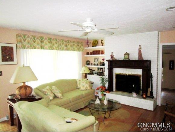99 English Drive - Photo 2