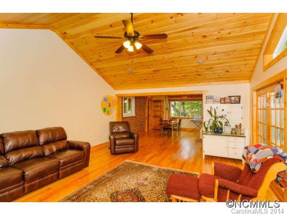 144 Lakewood Drive - Photo 7
