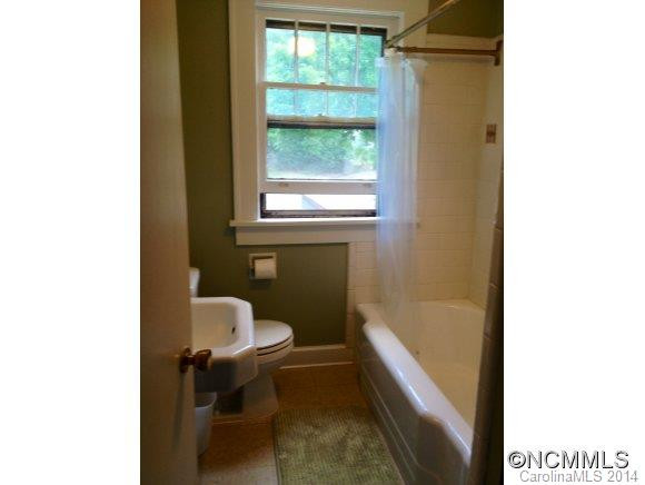 175 Pennsylvania Avenue - Photo 11