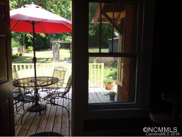 175 Pennsylvania Avenue - Photo 24