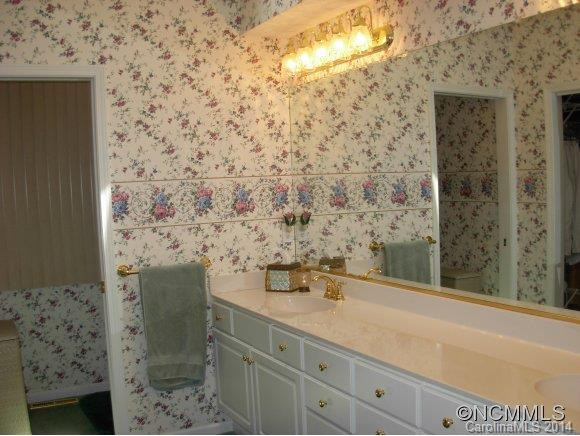 313 Boiling Springs Road - Photo 11