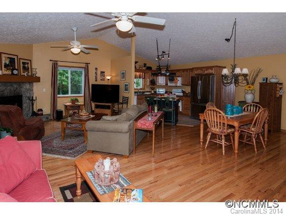 1429 Country Club Dr - Photo 12