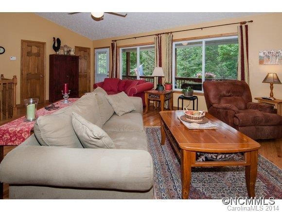 1429 Country Club Dr - Photo 10