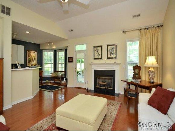 216 East Farm Creek Drive - Photo 2
