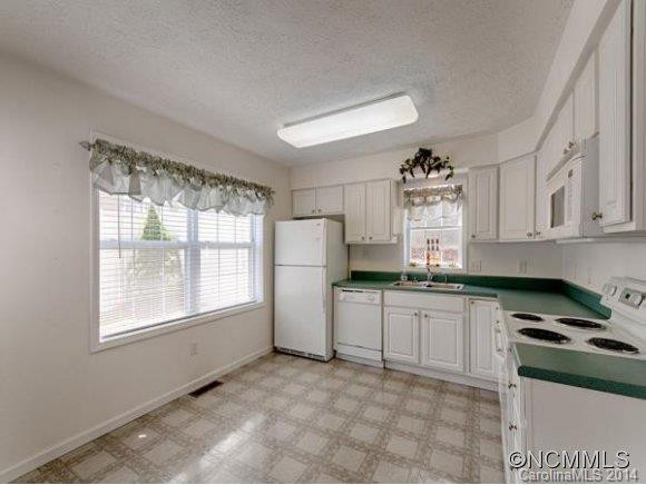 204 PEMBROOK ROAD - Photo 5