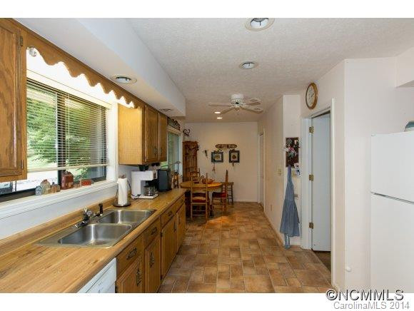 114 Woodbridge Drive - Photo 9