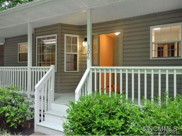 306 DERBY LANE - Photo 2